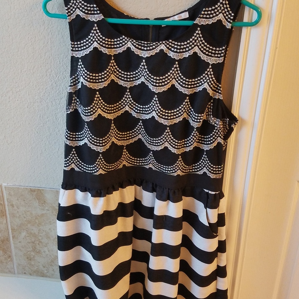 Skies are Blue Black and White Dress w/ Gold Accen